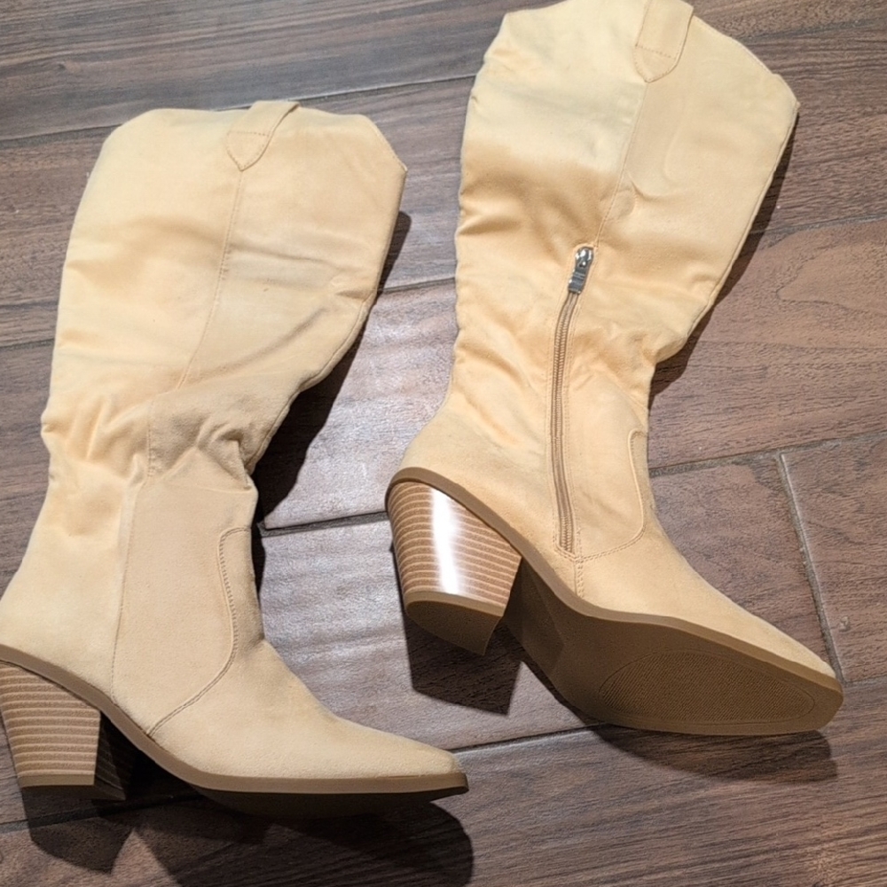 Stylish Cream Women's Boots